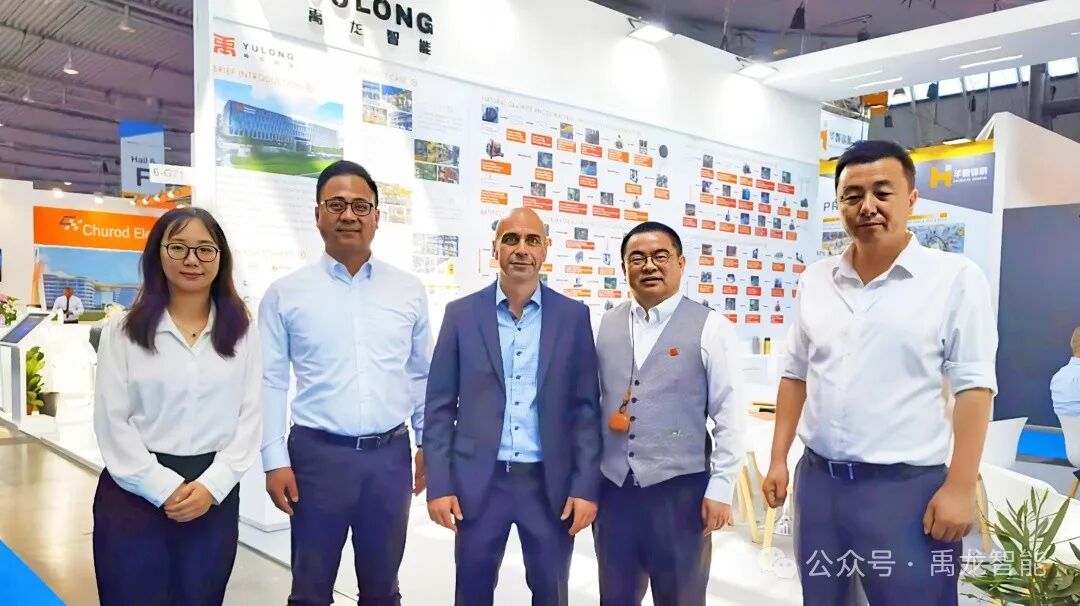 640EWS7G7JN.jpg 640EWS7G7JN.jpg