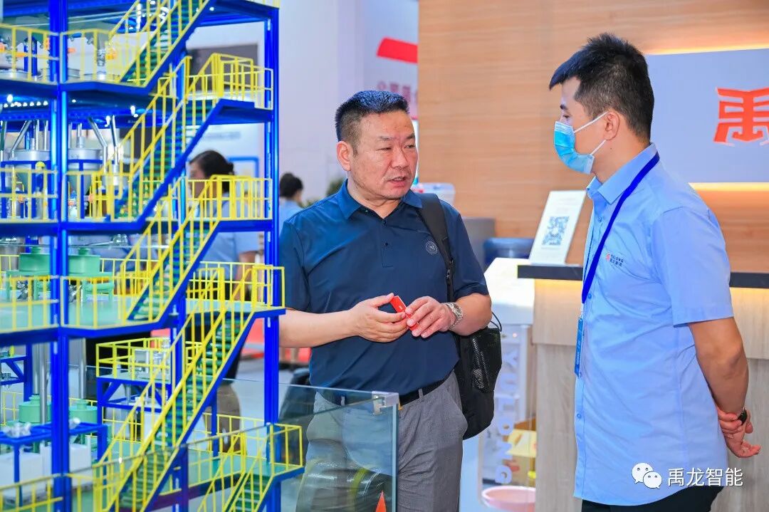 640EZMXAO62.jpg 640EZMXAO62.jpg