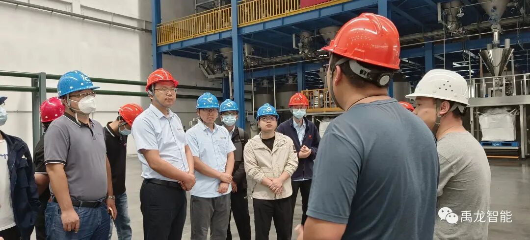 640XALSEQWX.jpg 640XALSEQWX.jpg