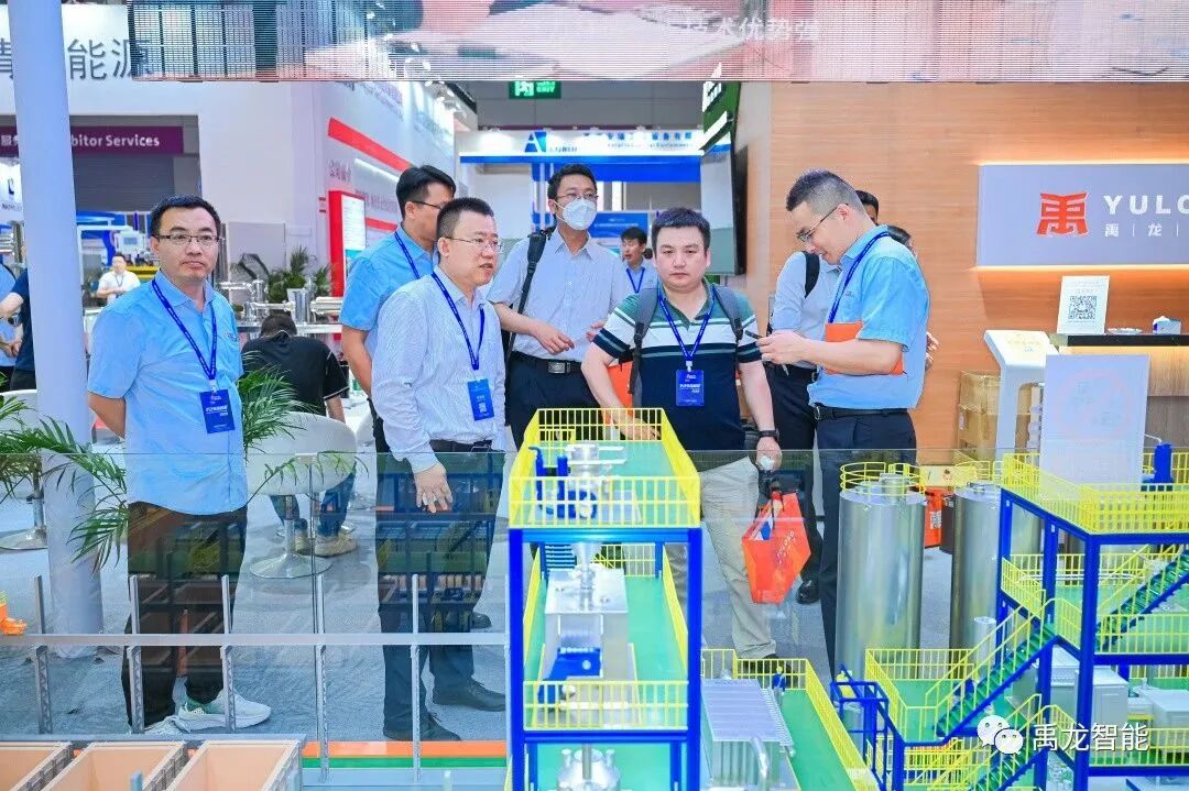 640OI1L5CC2.jpg 640OI1L5CC2.jpg