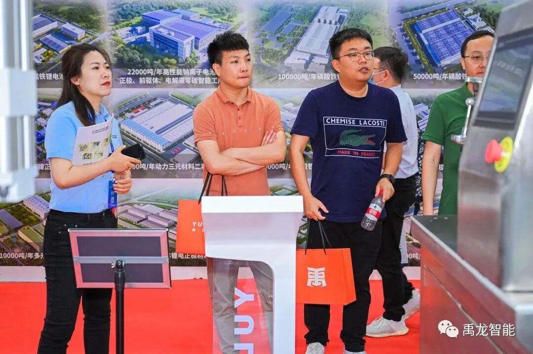 640WP9S7D7W.jpg 640WP9S7D7W.jpg